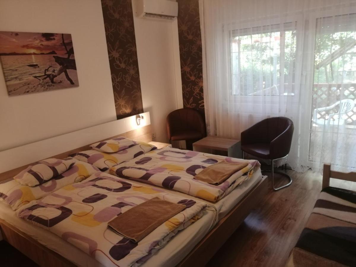 Anita Apartman Buk Exterior photo