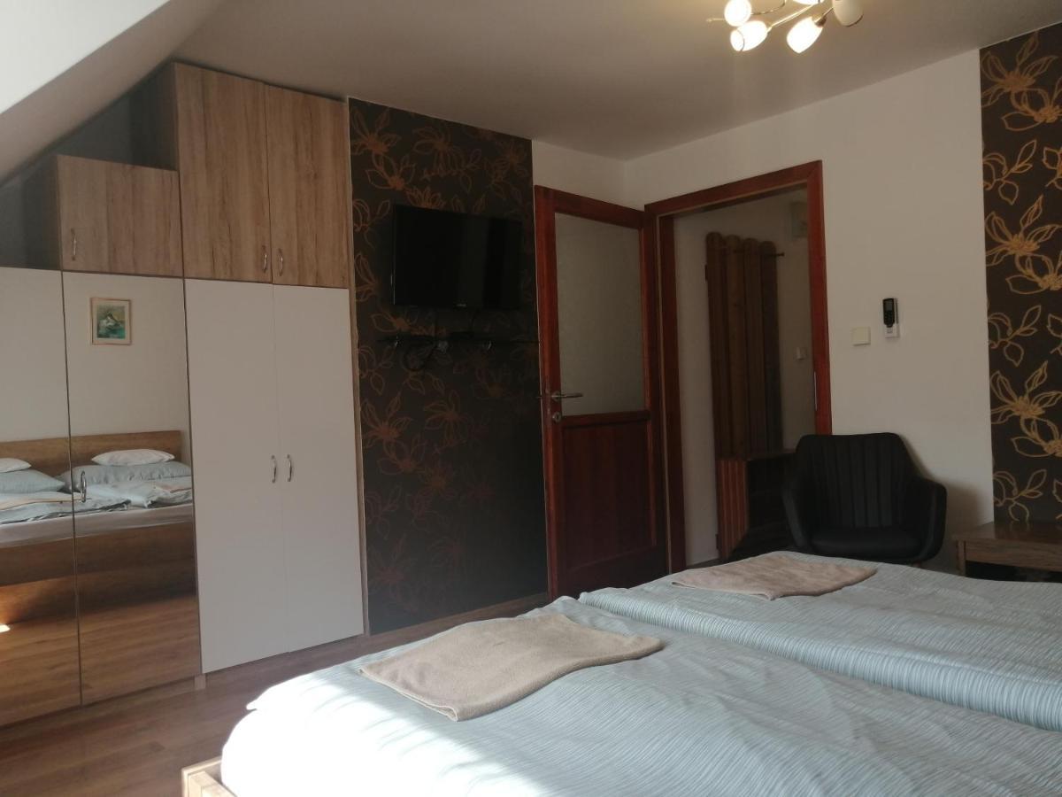 Anita Apartman Buk Exterior photo