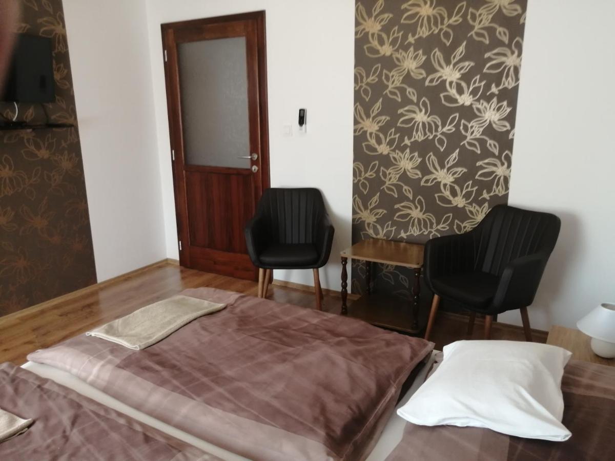 Anita Apartman Buk Exterior photo